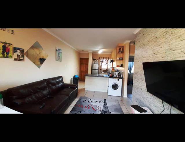 2 BEDROOM TOWNHOUSE RENTED IN WALMER HEIGHTS